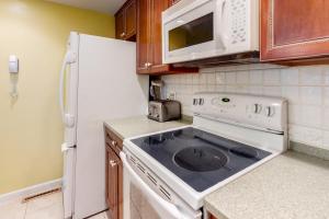 Sea Colony - 10008 Evergreen