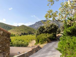 Maisons de vacances Charming Holiday Home in Tautavel with Balcony : photos des chambres