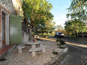 Maisons de vacances Charming Holiday Home in Tautavel with Balcony : photos des chambres