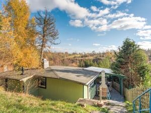 Beautiful Sunlit Cabin near Forest in Allrode