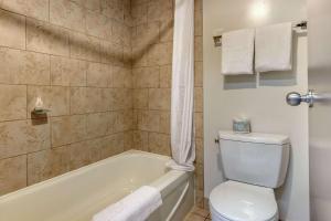 Super 8 by Wyndham Macleod Trail Calgary