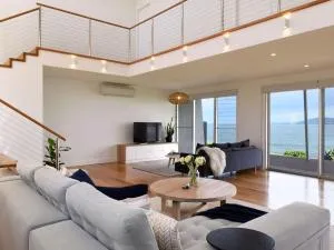 Absolute Waterfront - 格罗拉