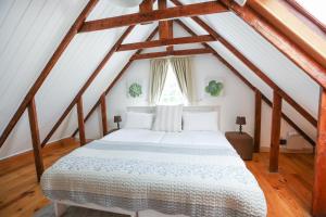 Jacaranda Wine And Guestfarm