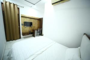 Hotel Byke Ride - Walkable from Agra Cantt Railway Station