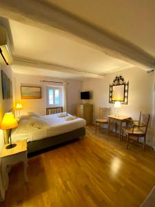 Hotels Le Manoir de L'Etang : photos des chambres