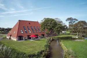 Farm house Van der Valk Hotel Leeuwarden - 赫劳