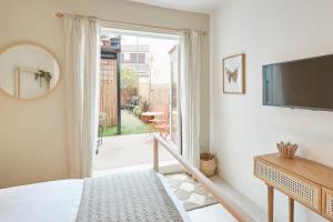 Host & Stay - Retreat By The Sea