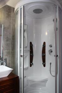 B&B / Chambres d'hotes Breizh A-Gevret : Chambre Double avec Salle de Bains Privative