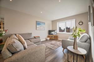 Host Stay Sunflower Cottage