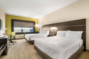 Queen Room with Two Queen Beds - Non-Smoking room in Holiday Inn Express & Suites - Jacksonville - Town Center an IHG Hotel