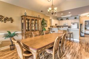 3 Mi to Beach and Golf Resort Condo in Myrtle Beach