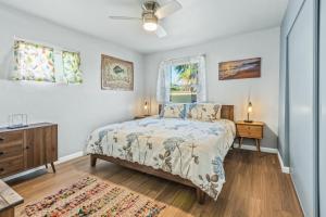 Pacific Sunrise Adorable coastal cottage w private backyard, excellent location, & free WiFi