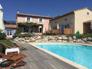 Maisons d'hotes AU PIED DU VENTOUX : photos des chambres