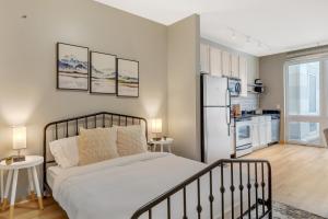 Apartment room in Gorgeous University Retreat