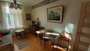 Majakovski Family Suite