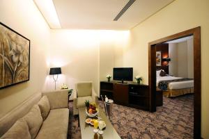 Qaser Al Hamra by Warwick