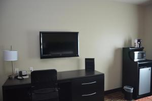 Deluxe Single Room room in Roosevelt Inn & Suites