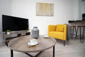 No 1 Marina Walk by SSW 3BR, Free Parking, Sleeps 5 Close to Marina, City Centre, Beach and M4 - Port Tennant