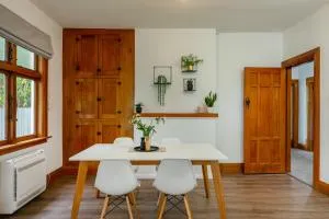 Stylish on Severne - Woodbourne