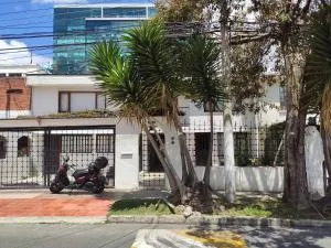 acogedor Hostal usaquen la parada del tren - Caballería