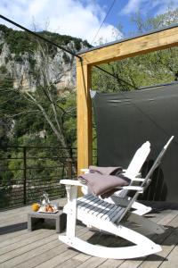 Hotels Prehistoric Lodge : Chambre Double avec Terrasse - Vue sur la Rivière