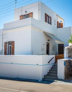 Maison Triantatria Milos Greece