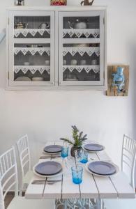 Maison Triantatria Milos Greece