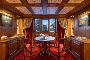 Junior Suite with Mountain View room in Airelles Courchevel Les Airelles