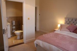 Mostyn Villa 2 Free Private Parking