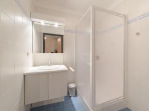 Apartment Green Garden VIII - 105 parking & pool by Interhome