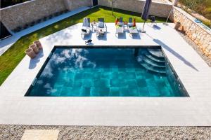 Villa Art Renata with Pool, Sauna & Hot tub