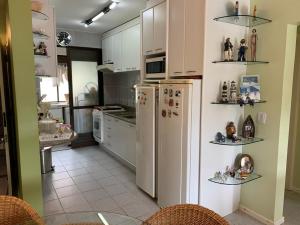 LINDO APARTAMENTO NA PRAIA BRAVA