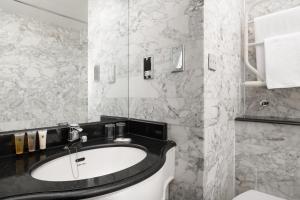 Superior Twin Room room in Millennium Hotel London Knightsbridge