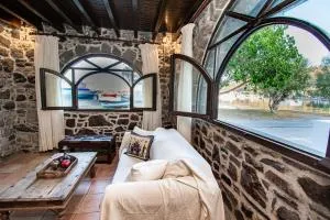 Plousiadi΄s Stone House - Emporeiós