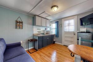 One-Bedroom Apartment room in Hampton Beach Getaway