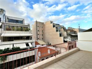 Single Room with Private Bathroom room in Achillion Hotel Piraeus