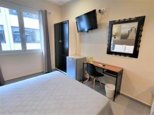 Achillion Hotel Piraeus