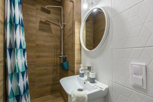 ROMANTIC Apartments- view of the Town Hall