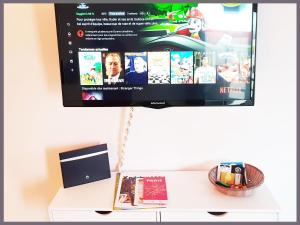 Cosy Case between Disney and Paris