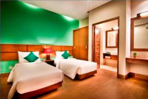 The Green Zhurga Suite Seminyak