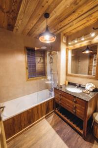 Chalet La Perle de L'Oisans - Appartements d'Exception : photos des chambres