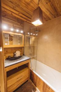 Chalet La Perle de L'Oisans - Appartements d'Exception : photos des chambres