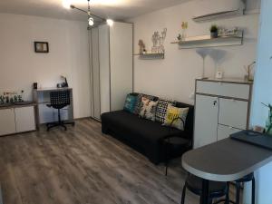 Cozy Place 5a-Self Check in & out-HBO MAX