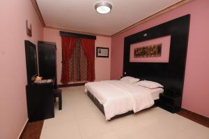 One-Bedroom Apartment room in Najmat Manami Azizyya