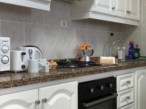 LUXURY ROOMS IN APARTMENT SHARED A LOS CRISTIANOS PLAYA AIRE CONDITIONER Habitaciones privada STANZA