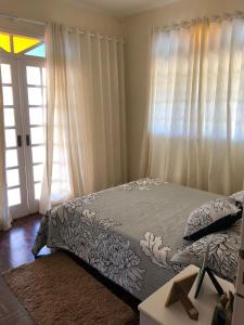 Casa com piscina e vista para o MAR