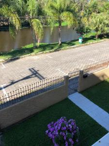 Casa com piscina e vista para o MAR