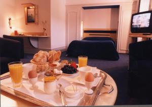 Hotels Logis Hotel le France : photos des chambres