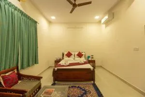 KSTDC Hotel Mayura Adilshahi Bijapur - Akalkot