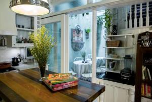 Charming La Casita Mercedes, 5Br and 5TB for Family and Friends Staycation- Read Listing Info